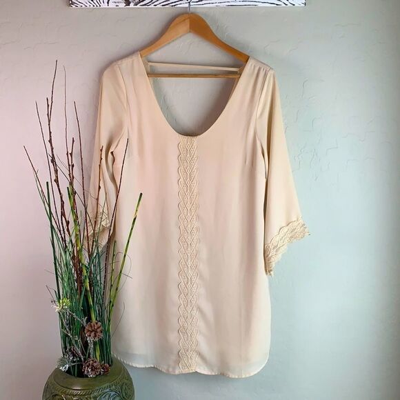 Astr dress mid length sleeves V-neck in back scoopneck in front almond color - Picture 1 of 7